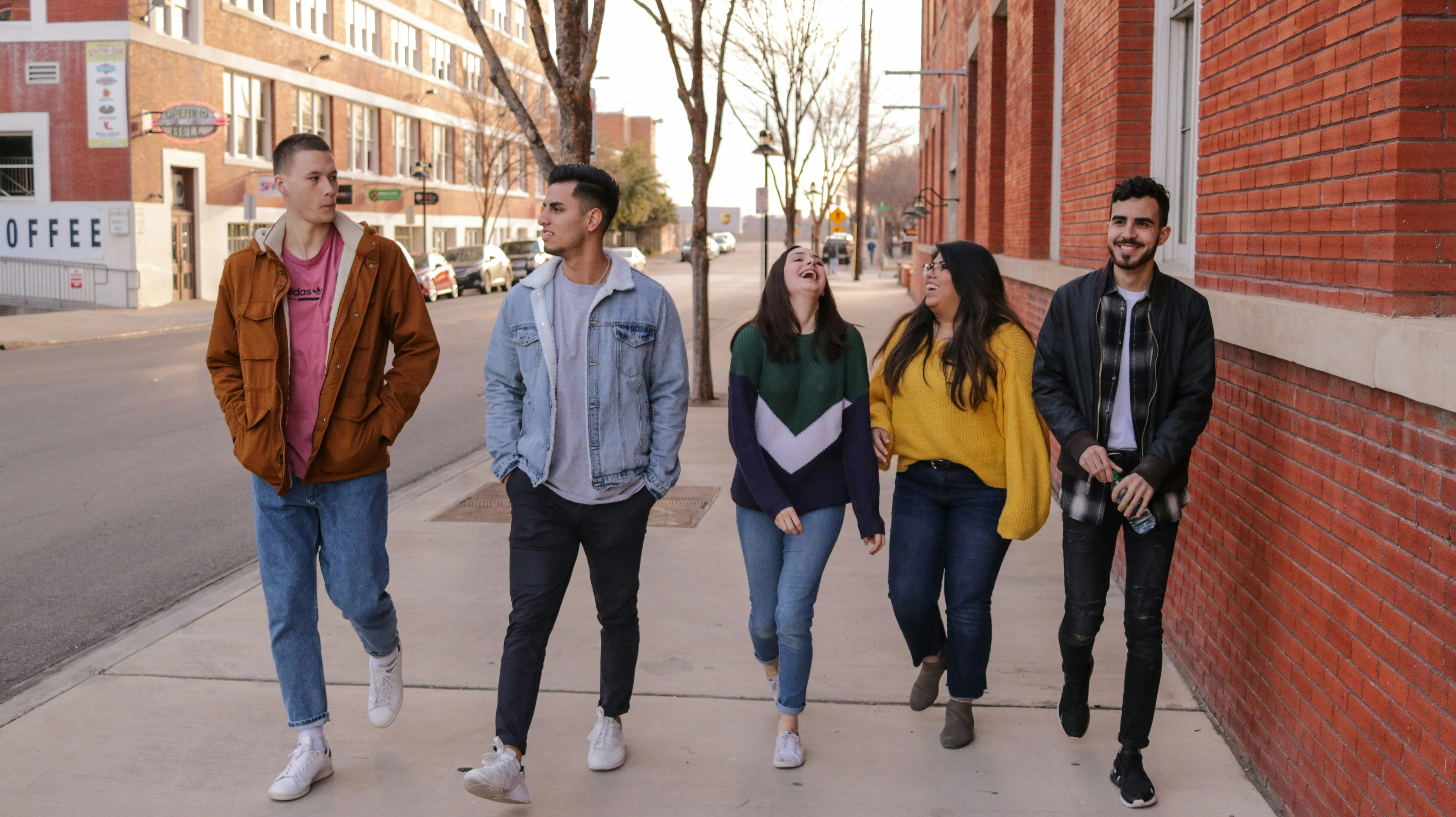 Grupo de adolescentes juntos